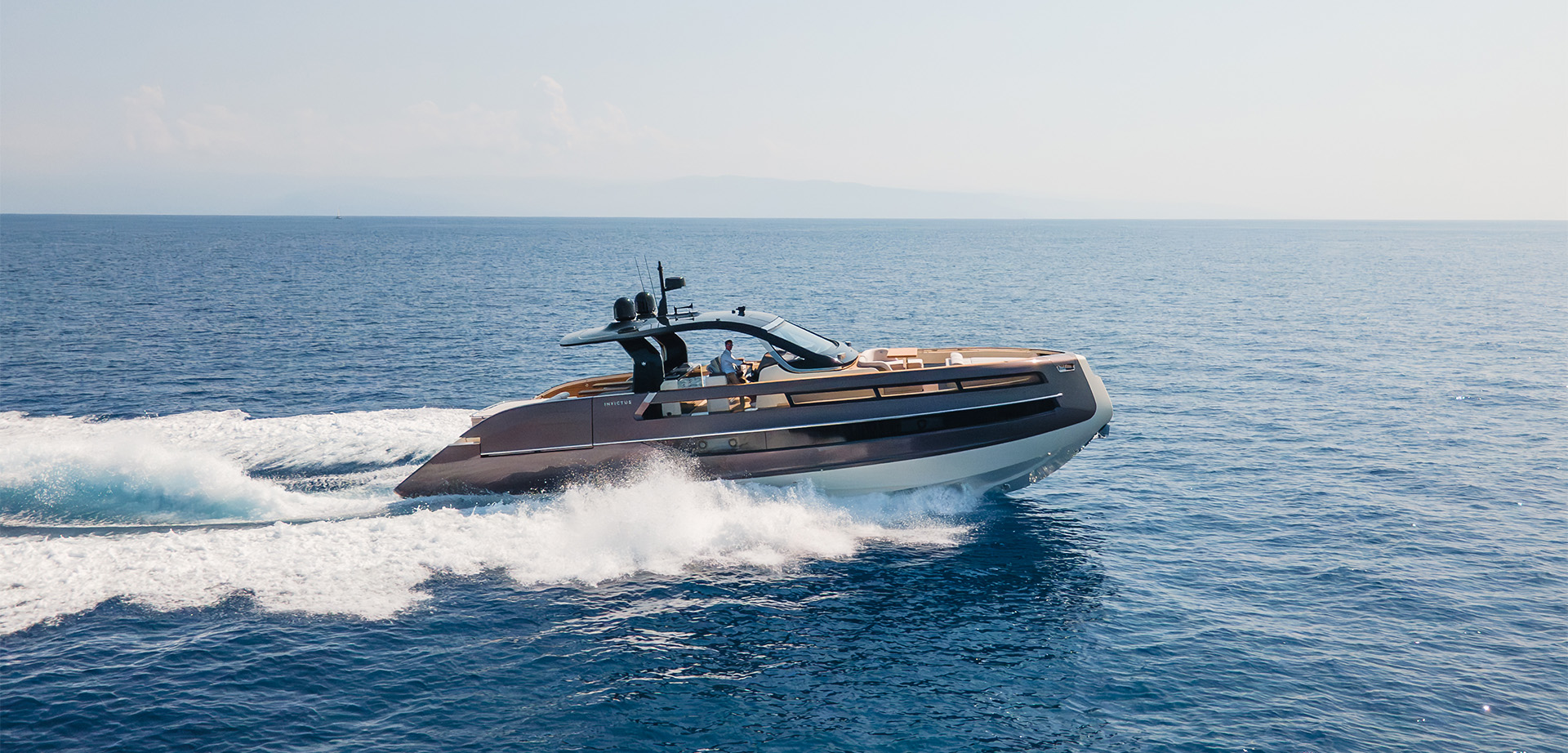 Invictus Yacht - TT550